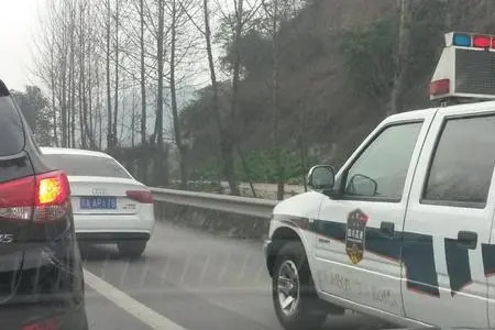喀什道路救援车多少钱一台 流动修车电话