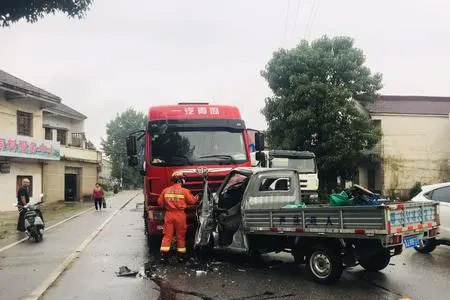 24小时道路救援电话淮河大桥S12板车拖车高速路应急救援拖车